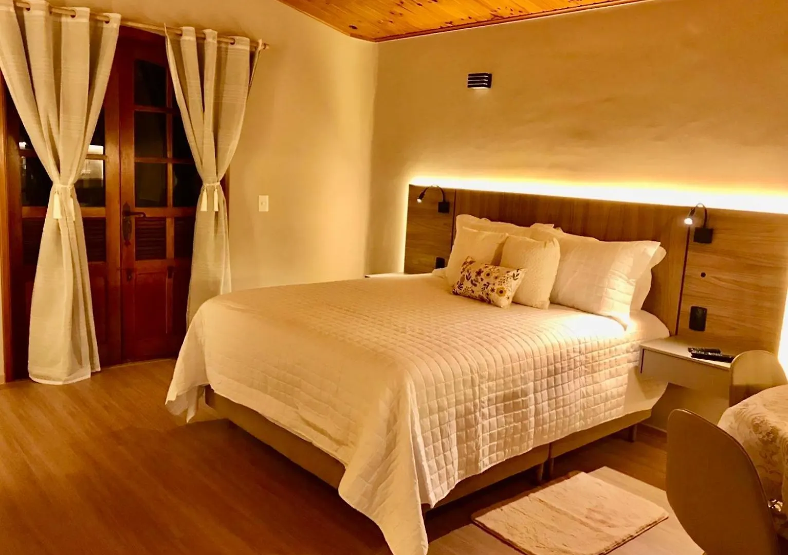 Studio Romantico & Paradisiaco - Estilo Europeu 0*, Campos do Jordao Brazil